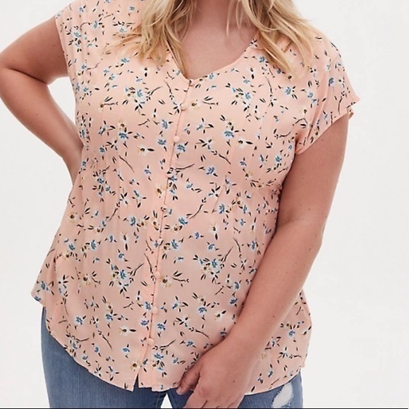 torrid Tops - NWT Torrid size 2 fit and flare blouse